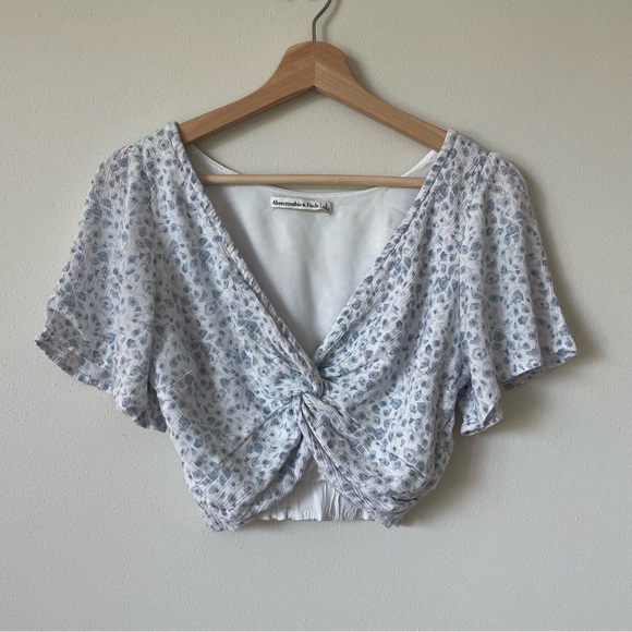 Knot-front flutter sleeve top by Abercrombie - Picture 1 of 3